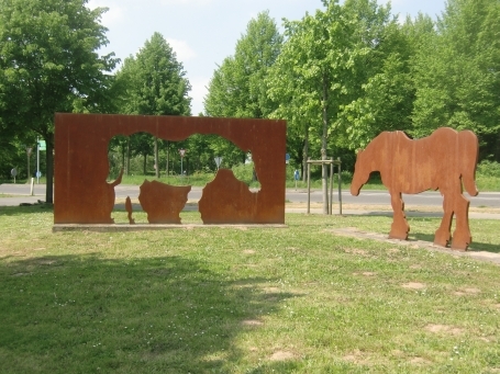 Nettetal-Hinsbeck : Schloßstraße, Kunstweg zu den Skulpturen, Kaltblutpferd von Peter Rübsam